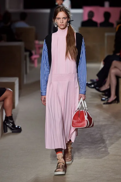 Look 27